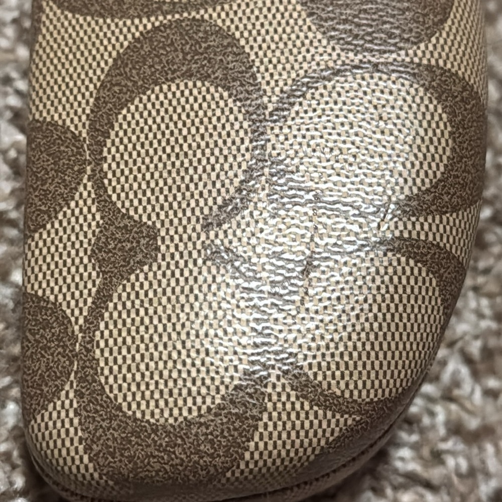 Coach hard-side glasses / sunglasses case - EUC! - Picture 9 of 11